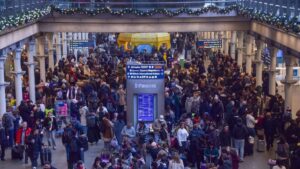Trafic ferroviaire temporairement interrompu : chaos avant le réveillon : trafic ferroviaire perturbé par l'Eurotunnel