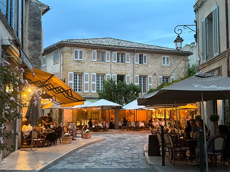 Scène de rue de Lourmarin Provence