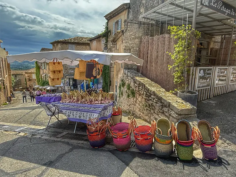 Gordes le jour du marché