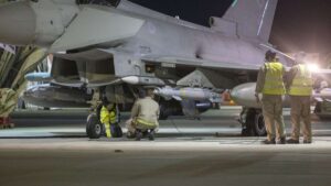 Milices terroristes en vue : les forces aériennes britanniques et françaises attaquent l'EI en Syrie