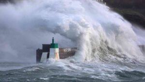 Tempête « Goretti » : 380 000 foyers en France privés d'électricité après la tempête