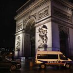Crime : Attentat terroriste à l'Arc de Triomphe à Paris - le gendarme indemne