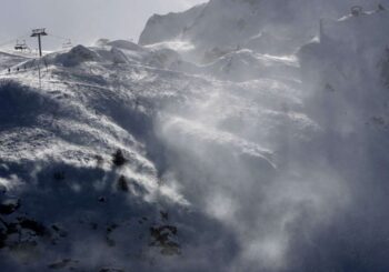 France/Suisse : des avalanches tuent cinq skieurs dans les Alpes