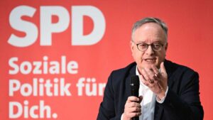 Stoch se rend à la banque alimentaire - le chauffeur est ensuite censé lui rapporter des friandises en France