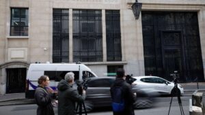 France : deux nouvelles arrestations après une tentative d'attaque contre une banque américaine