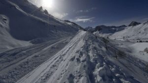 Niveau d'alerte relevé : plusieurs morts dans deux avalanches dans les Alpes françaises