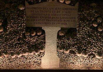 Catacombes : Paris : Le plus grand cimetière souterrain du monde rouvre