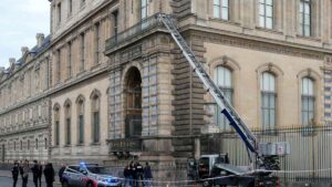 Crime à Paris : Vol d'œuvres d'art spectaculaire au Louvre : film et documentaire prévus