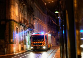 Enfants abandonnés au Portugal : Rapports : la mère et le beau-père de jeunes enfants arrêtés