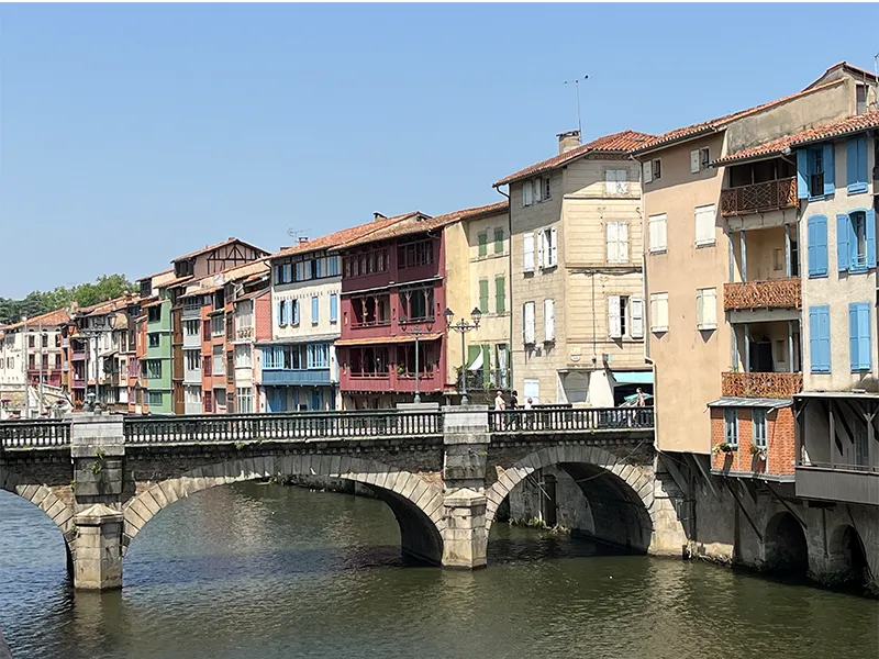 Photo Gillian Thornton Maisons colorées à Castres