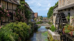 La Veules traversant les maisons fleuries et les anciens moulins de Veules-les-Roses