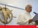 Le pape appelle à respecter la dignité humaine lors de sa visite dans un centre pour migrants à Paris