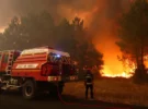 30 000 personnes évacuées : incendies sur la côte française pendant les vacances, les vacanciers craignent pour leur vie
